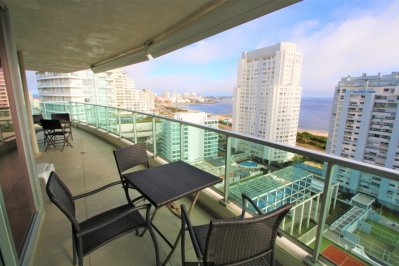 Vende apartamento Gala Tower, 3 dormitorios Playa Mansa 