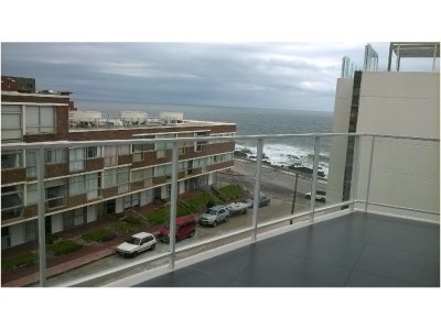 Apartamento de 2 dormitorios en La Península, Punta del Este