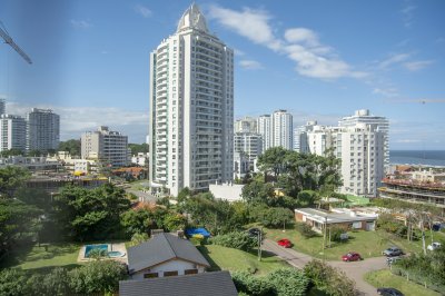 Apartamento en venta en Torre esmeralda OPORTUNIDAD PUNTA DEL ESTE
