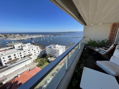 Apartamento Codigo #En venta apartamento de 3 dormitorios en Península, Punta del Este