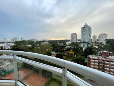 En venta apartamento con hermosa vista despejada de 2 dormitorios en Roosevelt- Punta del Este