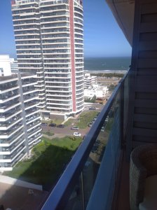 Apartamento de 2 dormitorios en venta en Punta del Este
