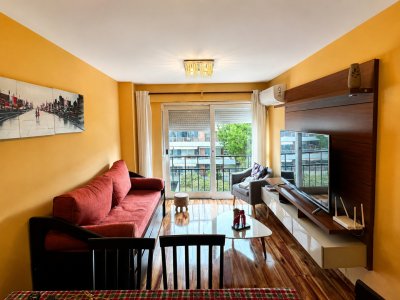 En alquiler anual,  espectacular apartamento de 1 dormitorio a metros del mar en Punta del Este