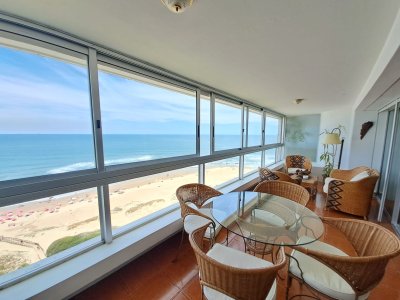 Espectacular apartamento en venta frente al mar en Estrella de Mar