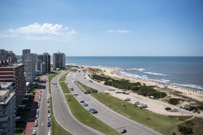 Hermoso Pent-house en torre Imperiale ,venta en zona de la Brava.
