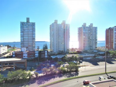 Venta de Apartamento de 2 dormitorios en Playa Brava - Punta del Este