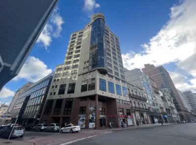 2 OFICINAS EN VENTA UNIFICADAS EN CIUDAD VIEJA