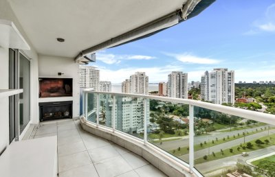 Vende departamento de 3 dormitorios en Punta del Este