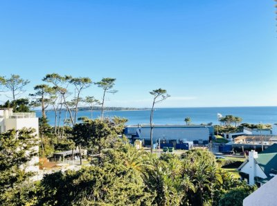  Apartamento en Mansa - Punta del Este en venta de 3 dormitorios.