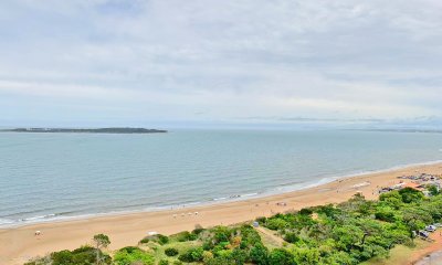Penthouse en venta en Torre Tequendama, frente al mar.