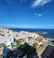 En venta apartamento en Peninsula Punta del Este, con vista al mar de 3 dormitorios.