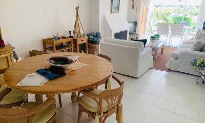 Vende apartamento de 2 dormitorios en Rincon del Indio.