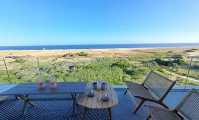 Vende apartamento con vista al mar, de 3 dormitorios en Punta del Este.