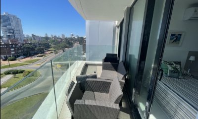 Se vende apartamento de 2 dormitorios en Mansa Punta del Este.