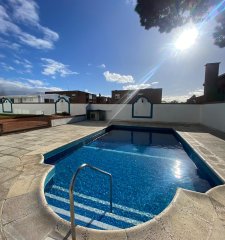 Vende impecable apartamento de 2 dormitorios en Roosevelt, Punta del Este
