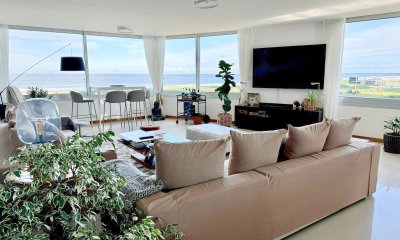 Departamento en  venta de 3 dormitorios y dependencia en Tiburon III