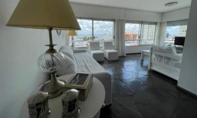 Departamento de 2 dormitorios en Peninsula, PUNTA DEL ESTE