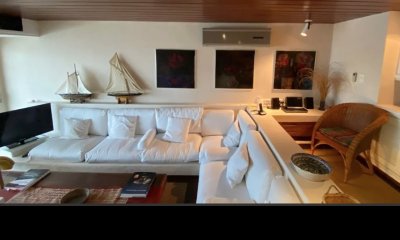 Vende apartamento de 2 dormitorios, con excelente vista en Peninsula, Punta del Este.