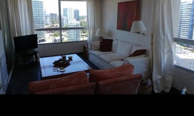 Apartamento en playa brava primera linea