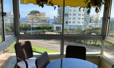 Apartamento en Venta de 3 Dormitorios con 3 Baños en Mansa - Punta del Este