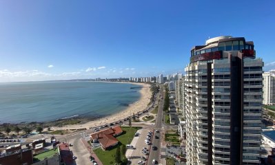 Apartamento en venta de 3 dormitorios en Punta Del Este