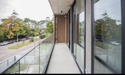 Venta de apartamento de 2 dormitorios a metros del mar, Playa Mansa.