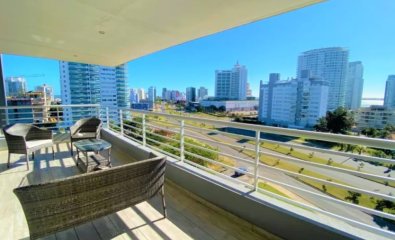 Alexander Boulevard, a pasos de Playa Mansa.