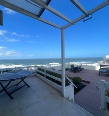 En venta apartamento en Brava Punta del Este de 3 dormitorios.