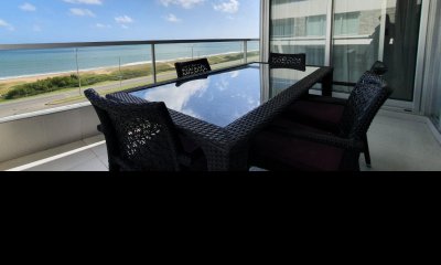 Apartamento en venta en Mansa, Punta del Este de 3 dormitorios.