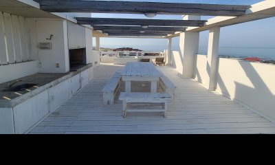 En venta, departamento de de 2 dormitorios en Manantiales.