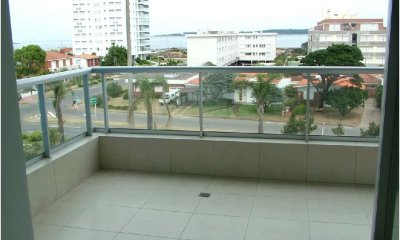 Apartamento en ART BOULEVARD, Mansa, Punta del Este, 2 Dormitorios.