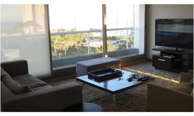 Vende Apartamento en Brava - Punta del Este de 3 dormitorios