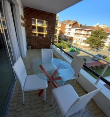 Apartamento en venta de 2 dormitorios a pasos del mar ,Península ,  Punta del este