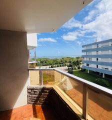 Apartamento en Mansa - Punta del Este de 3 dormitorios en venta.