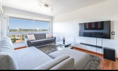 En venta apartamento en Mansa Punta del Este de 2 dormitorios.