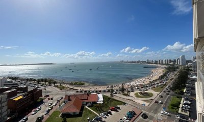 Apartamento de 3 dormitorios en Edificio Torreon , Playa Mansa , Punta del este