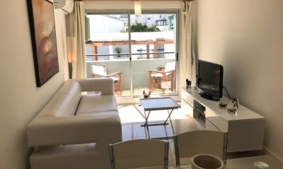 Apartamento en venta 1 dormitorio en península frente al mar , Punta del este