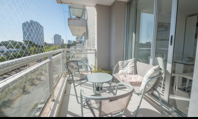 Vende apartamento de 3 dormitorios en Roosevelt, Punta del Este.