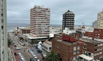 Vende apartamento de 1 dormitorio, con excelente vista en Peninsula, Punta del Este