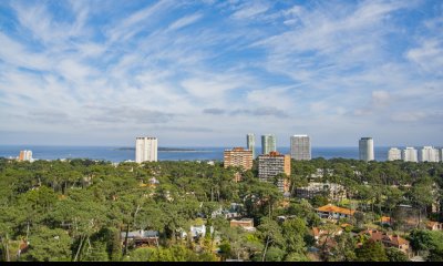 Hermoso Departamento en venta con vistas panoramicas, 3 dormitorios. Parquemar Bosque.