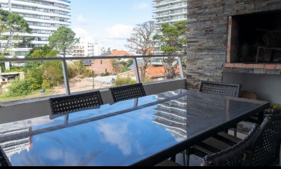 Apartamento en Brava - Punta del Este en venta de 3 dormitorios.