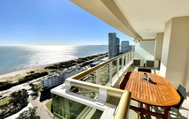 Departamento de excelente planta frente al mar en venta, torre premium