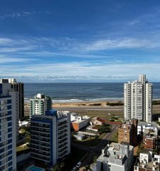 Venta Apartamento de 3 dormitorios en Playa Brava, Punta del Este a pocas cuadras del mar