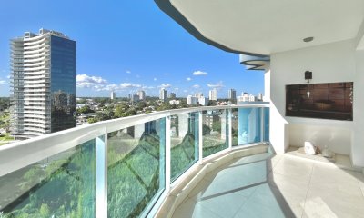 Vende apartamento de 2 dormitorios en Punta del Este.