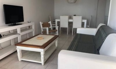 Apartamento en Mansa - Punta del Este, con  2 Dormitorios y bajos gastos comunes.