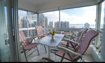 En venta apartamento de 3 dormitorios, balcon con excelente vista, Brava- Punta del Este