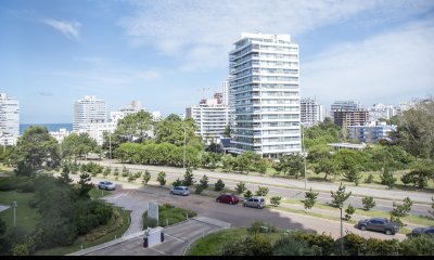 En venta apartamento de 3 dormitorios, con vista espectacular en Brava, Punta del Este.