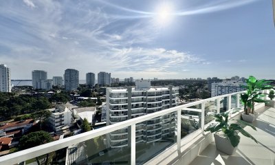 Vende apartamento de 3 dormitorios en Aidy Grill, Punta del Este.