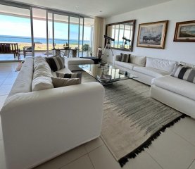Apartamento de 3 dormitorios en Punta del Este