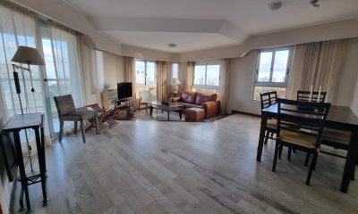 Vende espectacular apartamento de 3 dormitorios en Punta del Este